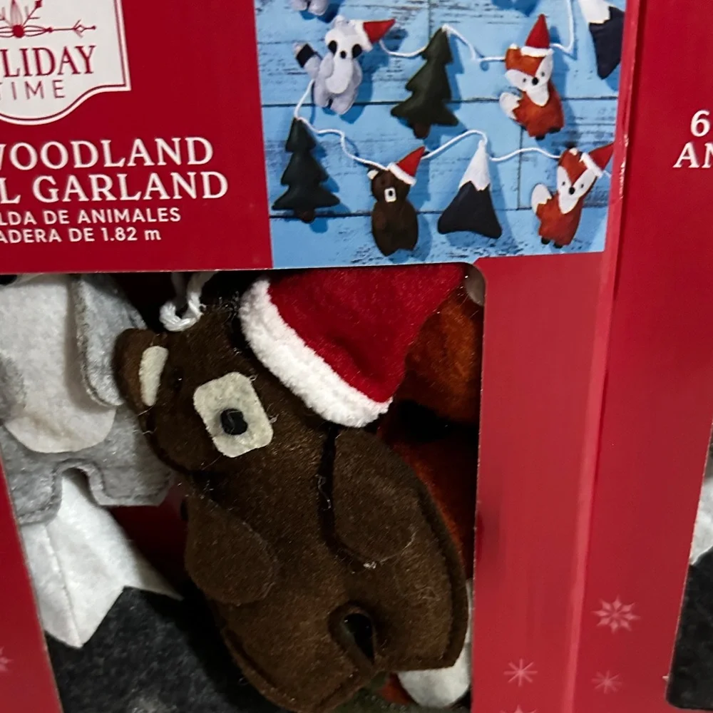 Holiday Time Festive Animal Garland with Green and Brown Set of 4 NIB